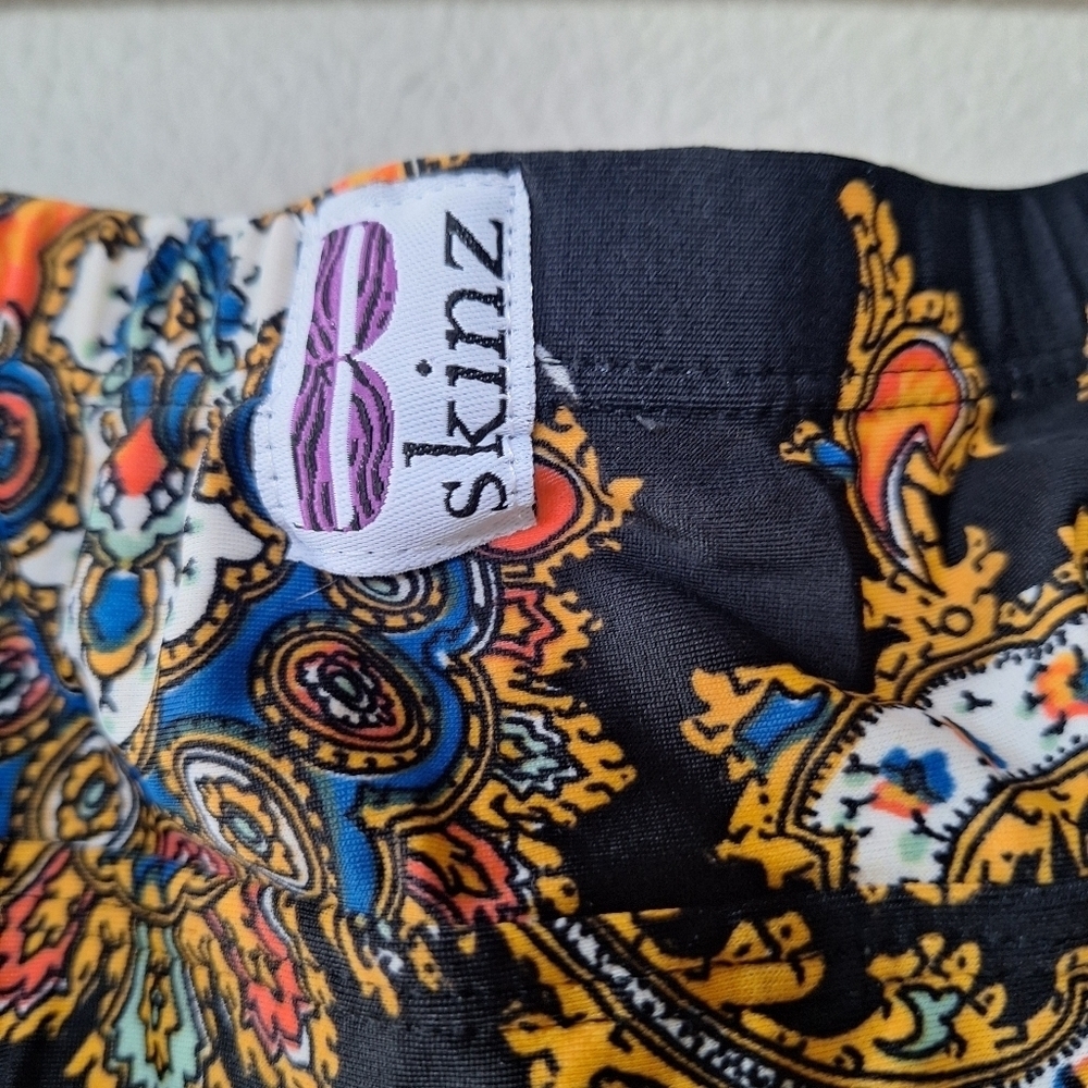 BSkinz Womens Golf Skorts Black W/Mulitcolored Print Size L - Picture 4 of 7